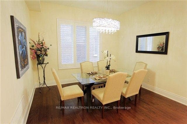 15 Mario Avenue photo 3