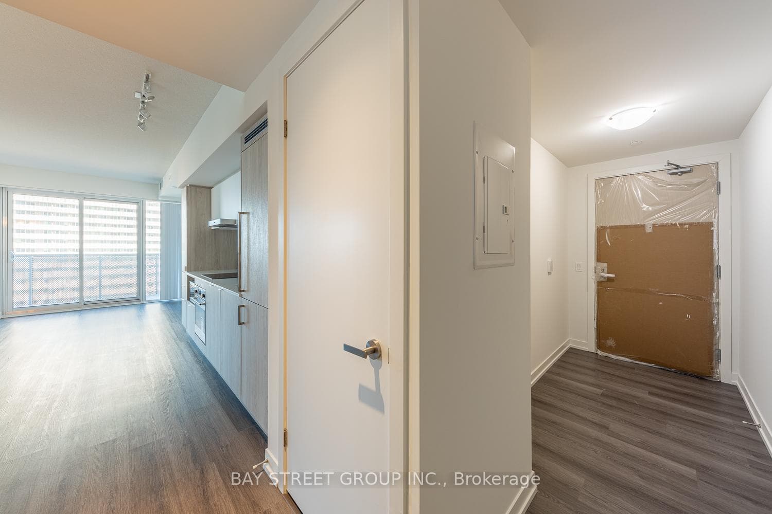 138 Downes Street Unit 1903 photo 5