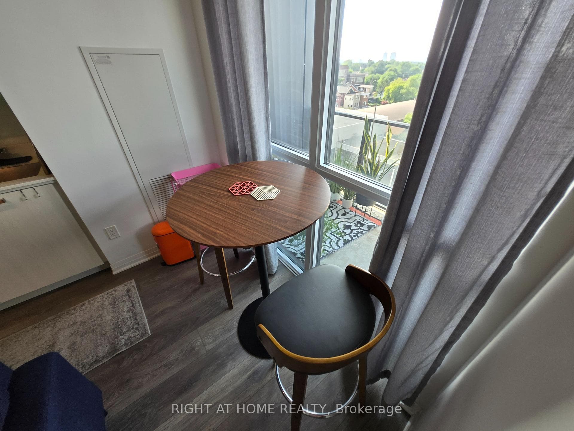 2301 Danforth Avenue Unit 715 photo 9