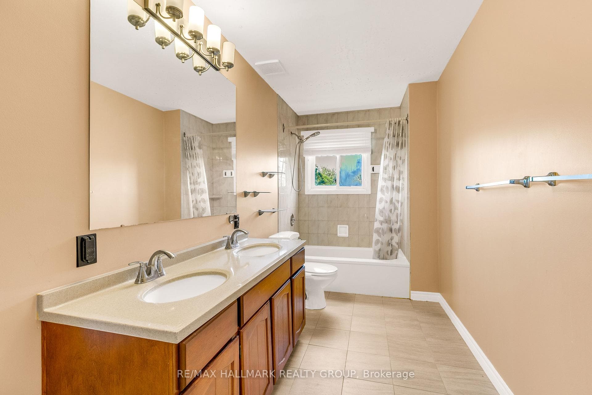 7316 Flewellyn Road photo 37