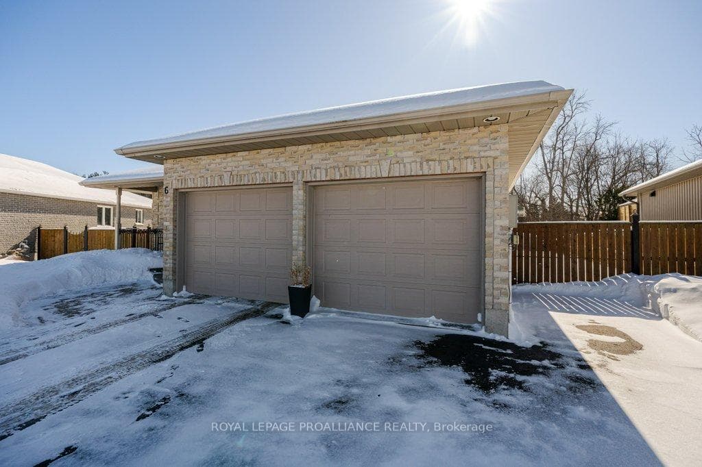 6 Cedar Creek Way photo 5