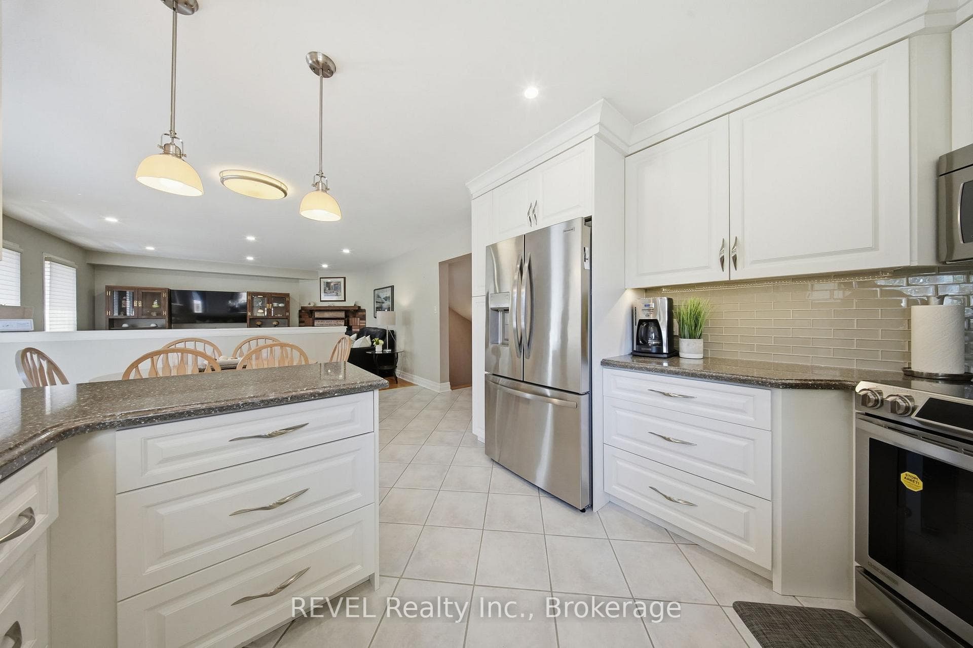 29 Stratton Crescent photo 18