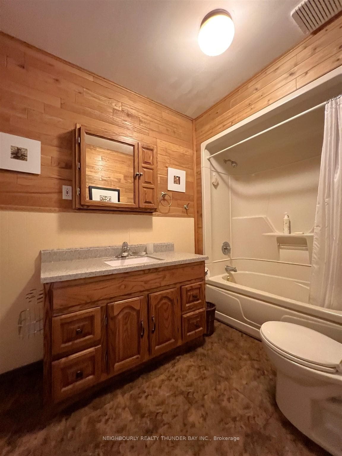 322 Roberta Street photo 16