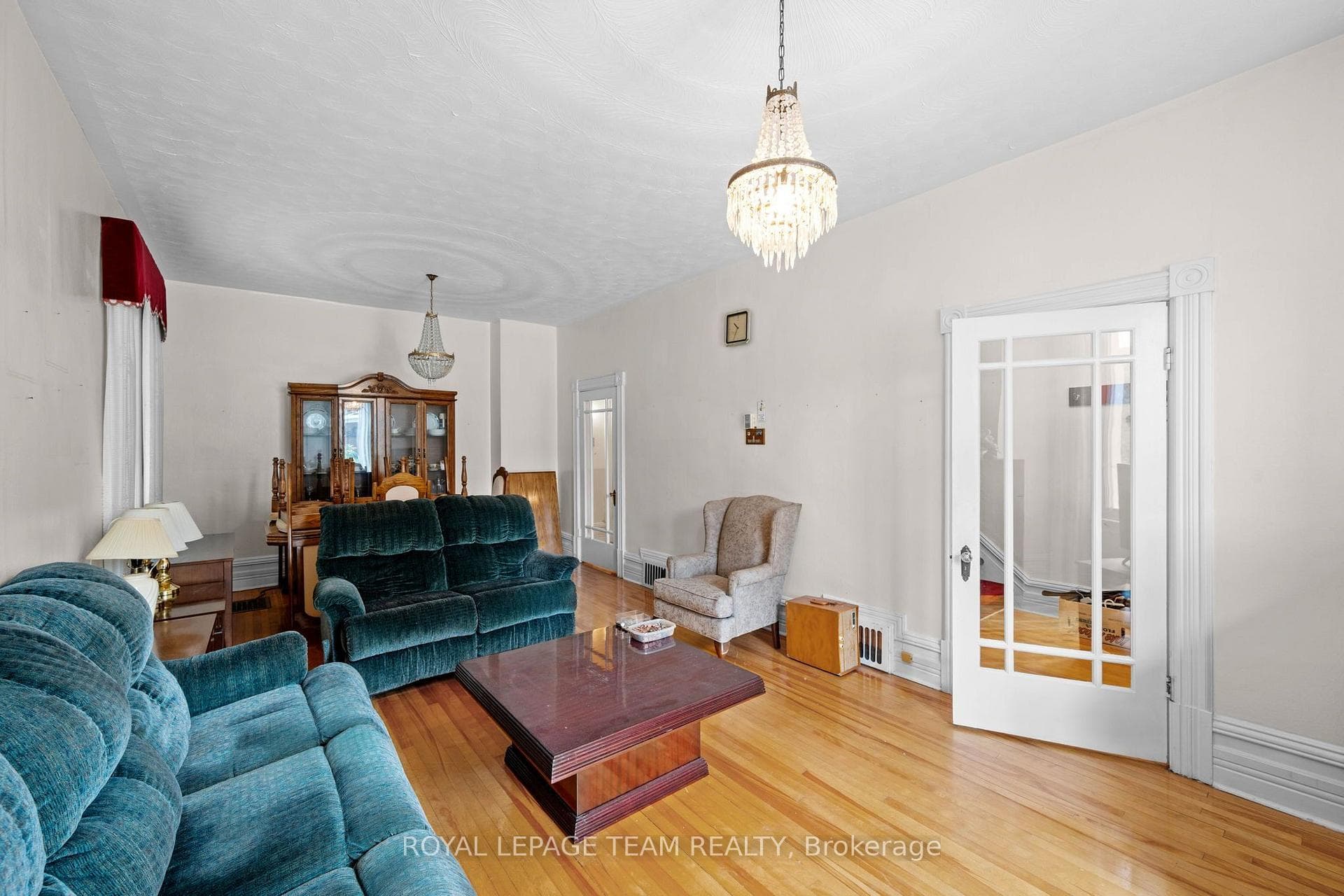 Photos are of unit 185