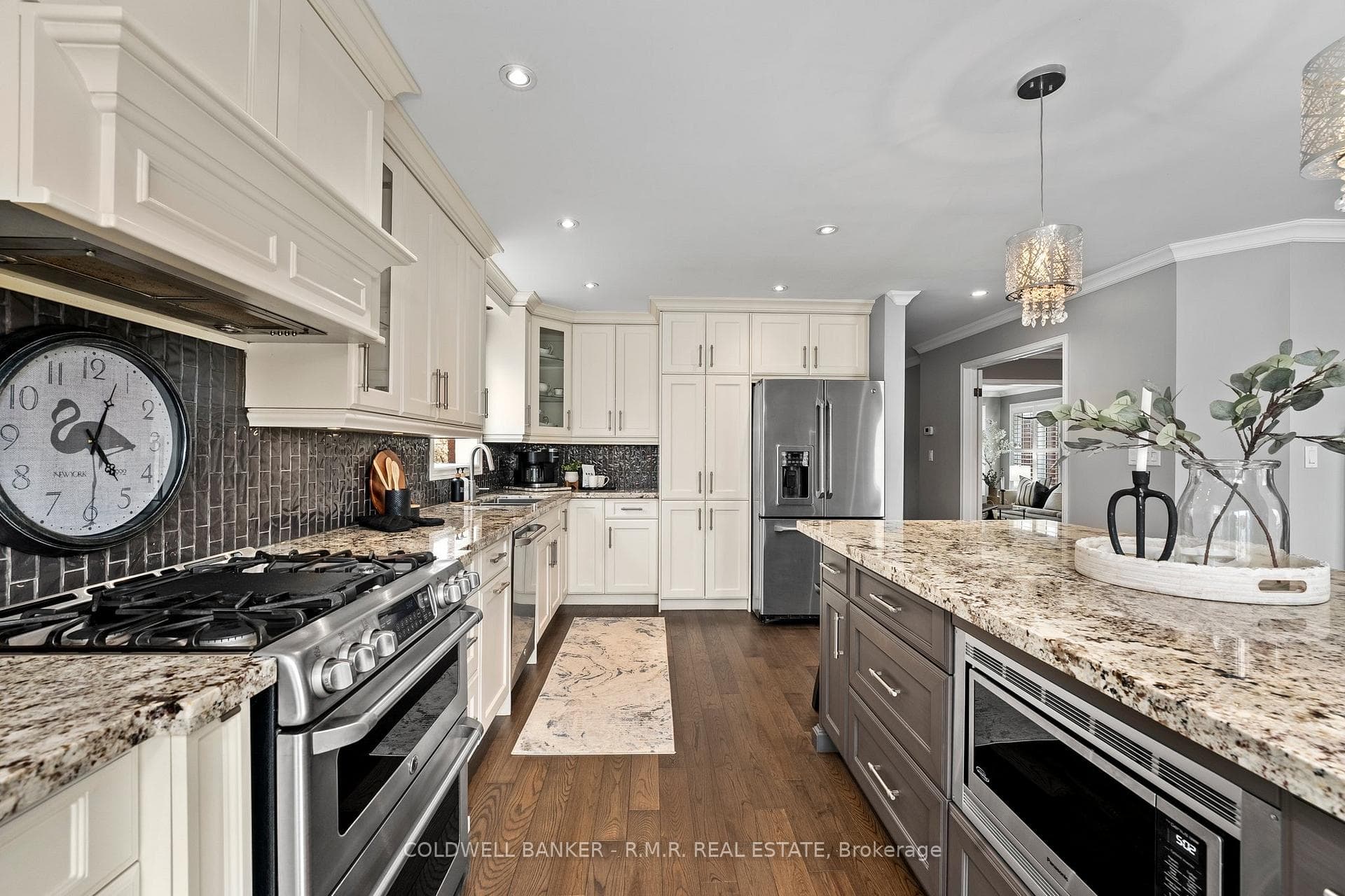 107 Stagemaster Crescent photo 11