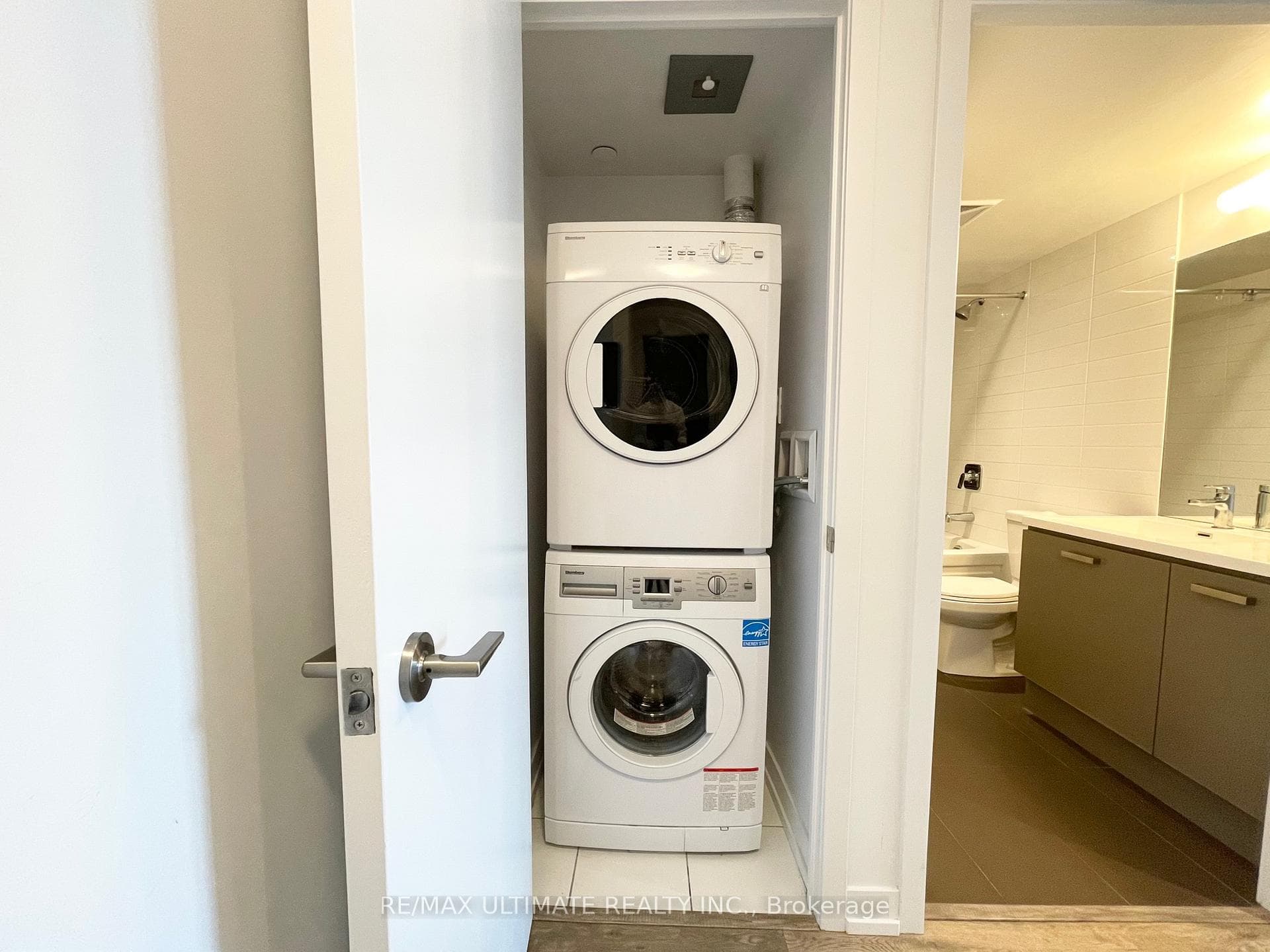 125 Redpath Avenue Unit 2512 photo 15
