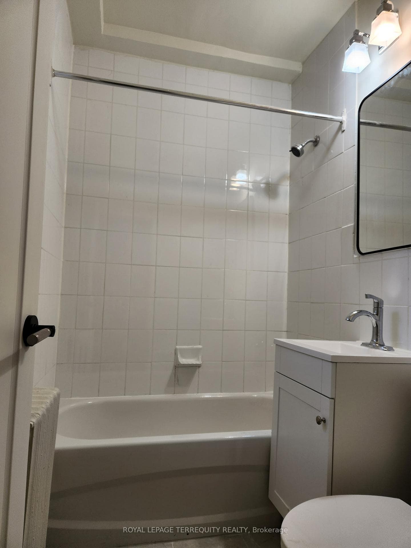 2550 Keele Street Unit 1 photo 8