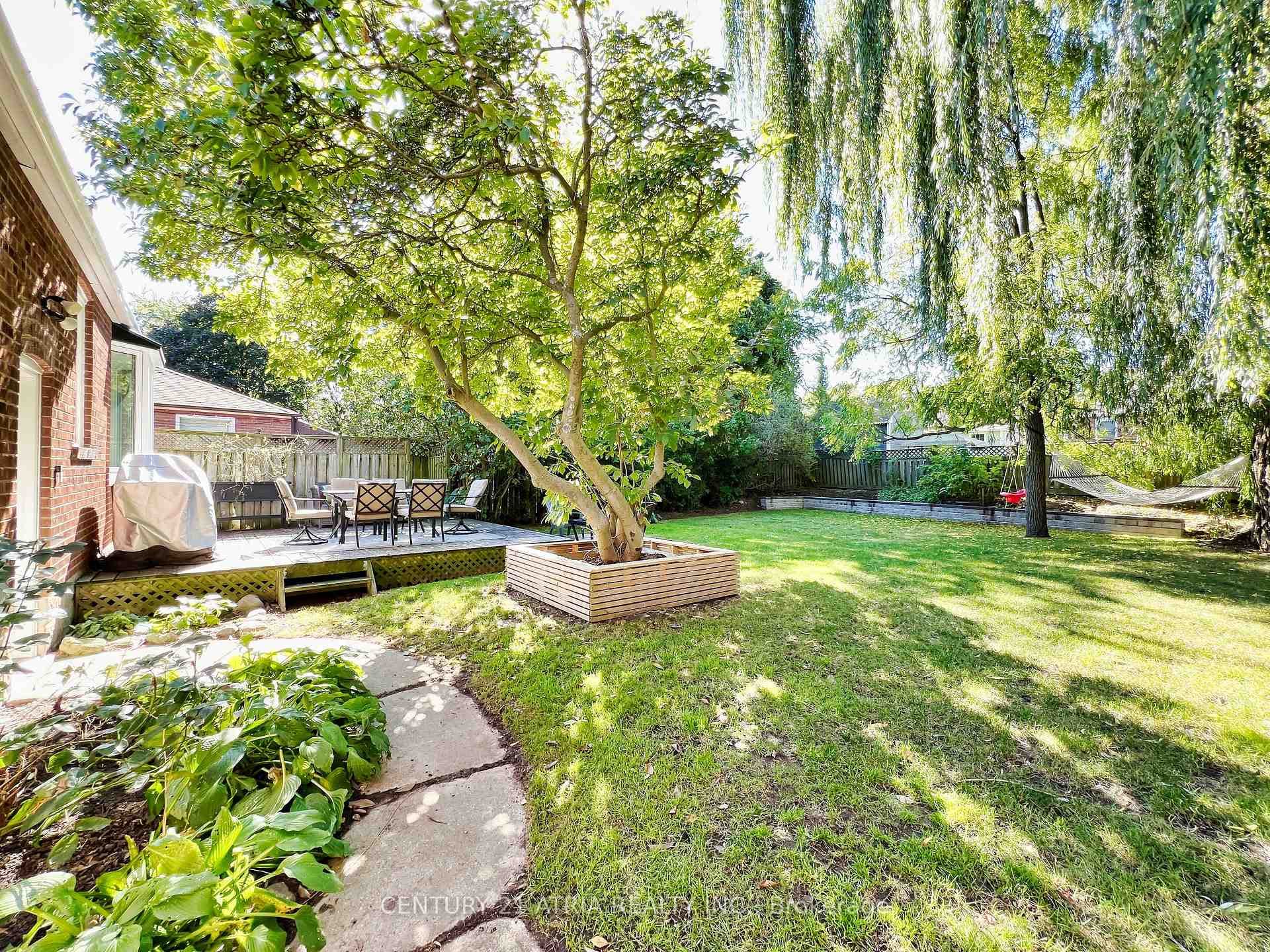 11 Latham Avenue photo 34