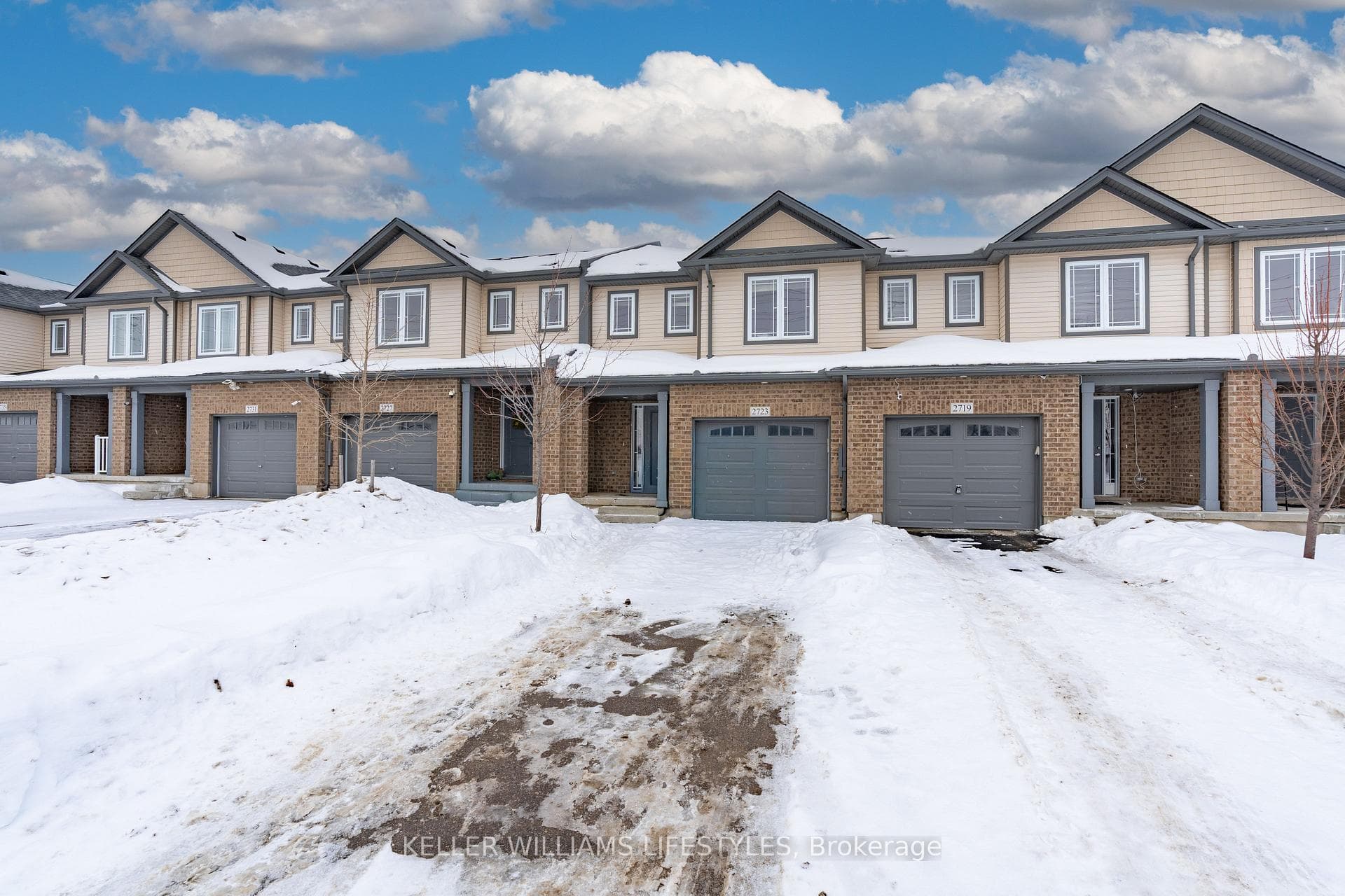 2723 Asima Drive photo 2