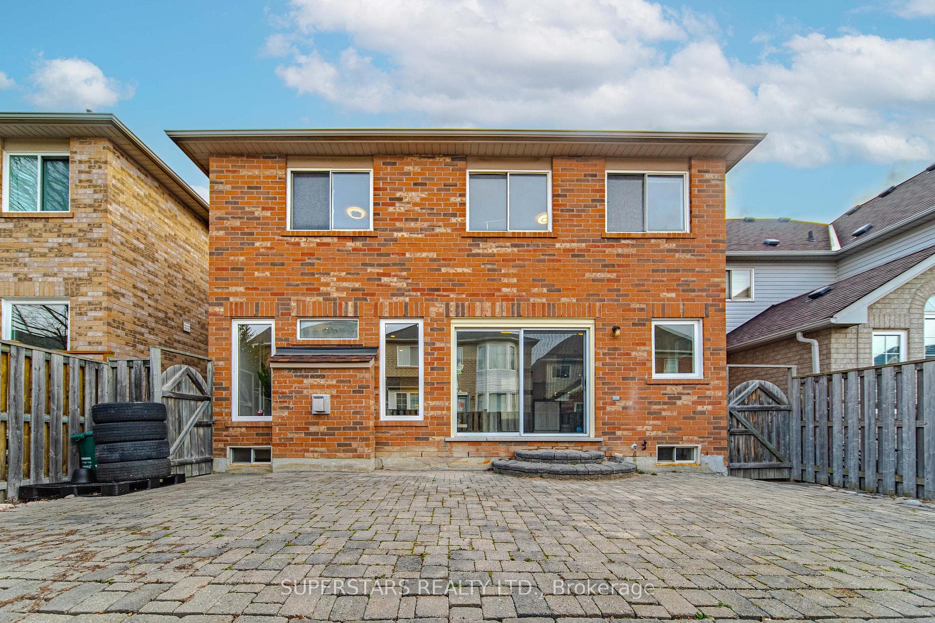 71 Sarum Crescent photo 40