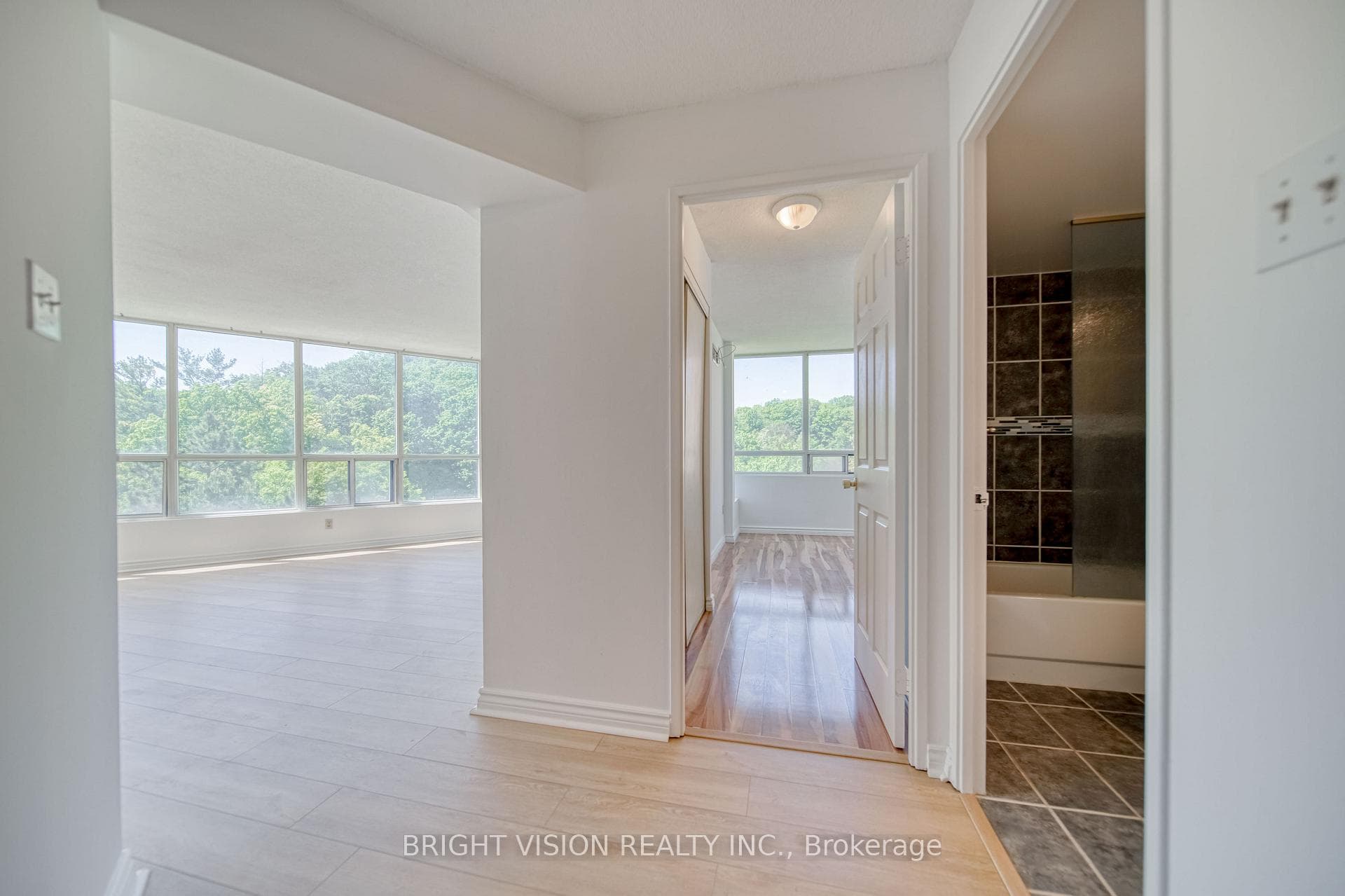 3050 Ellesmere Road Unit 614 photo 8