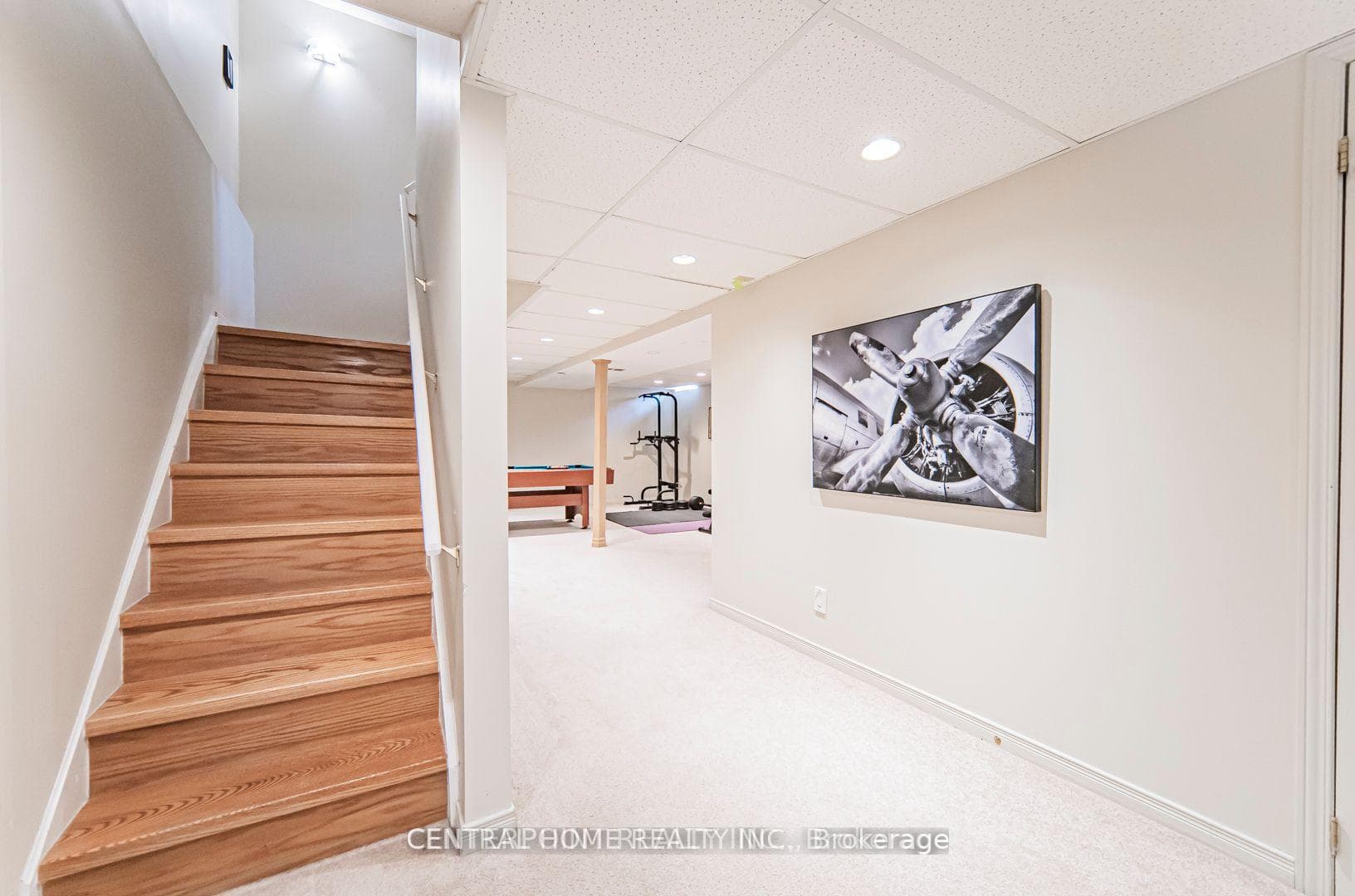 84 Raleigh Crescent photo 25