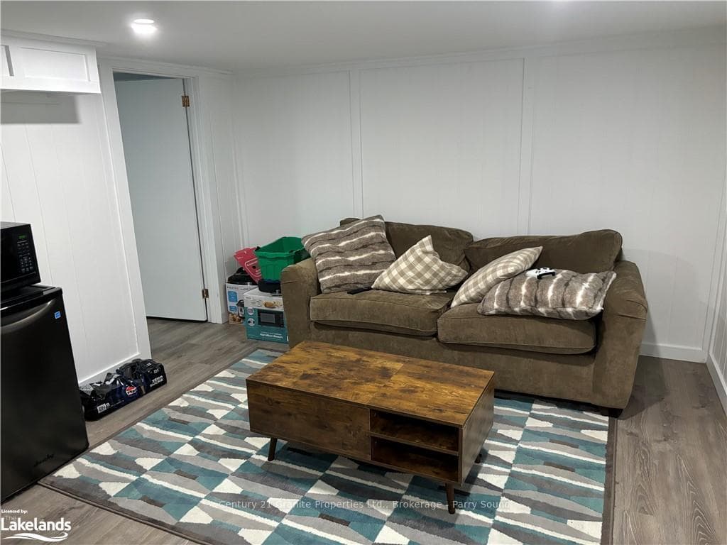 76 ISABELLA Street photo 18