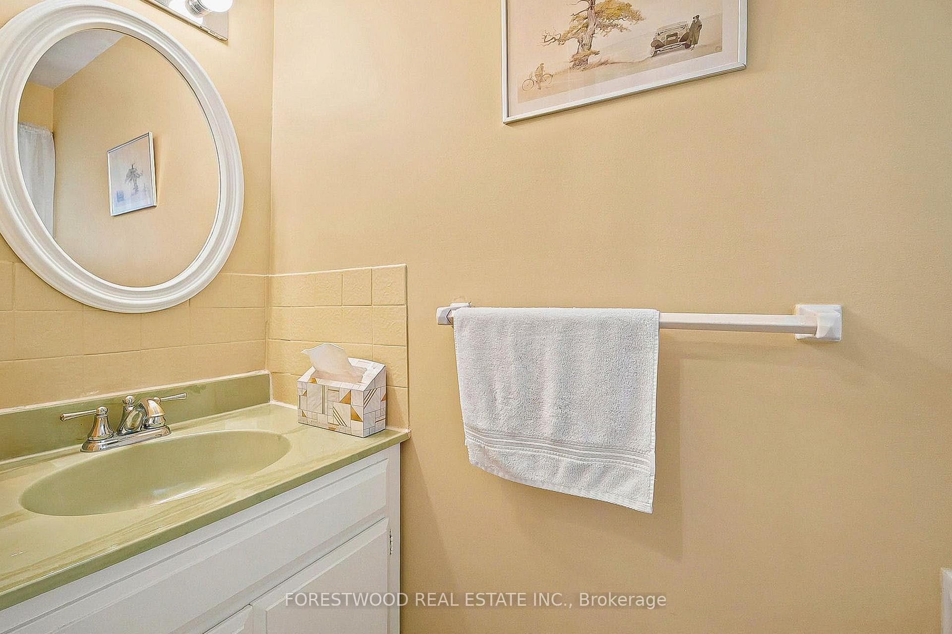 523 Hyacinthe Boulevard photo 17