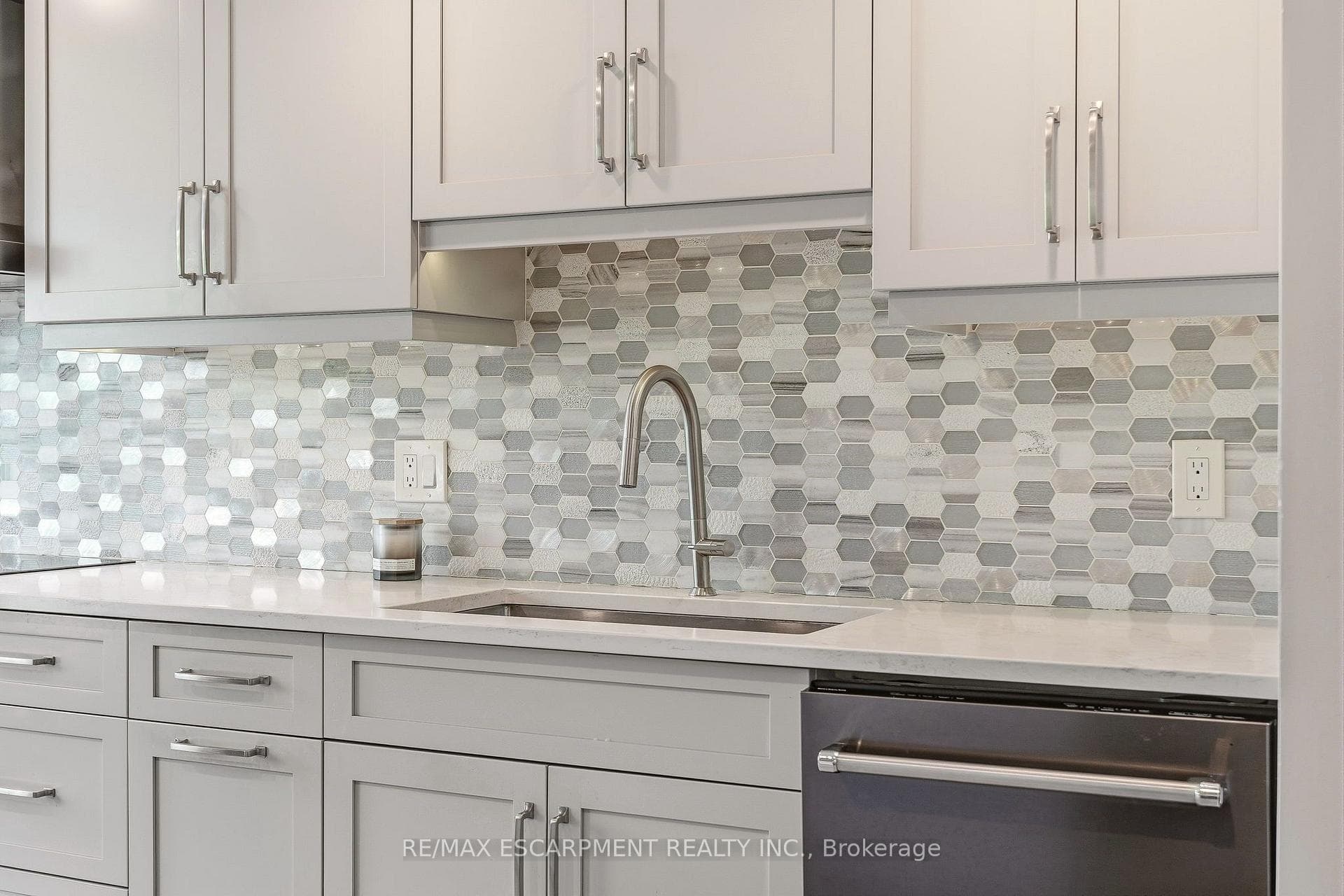 2121 Lakeshore Road Unit 507 photo 11