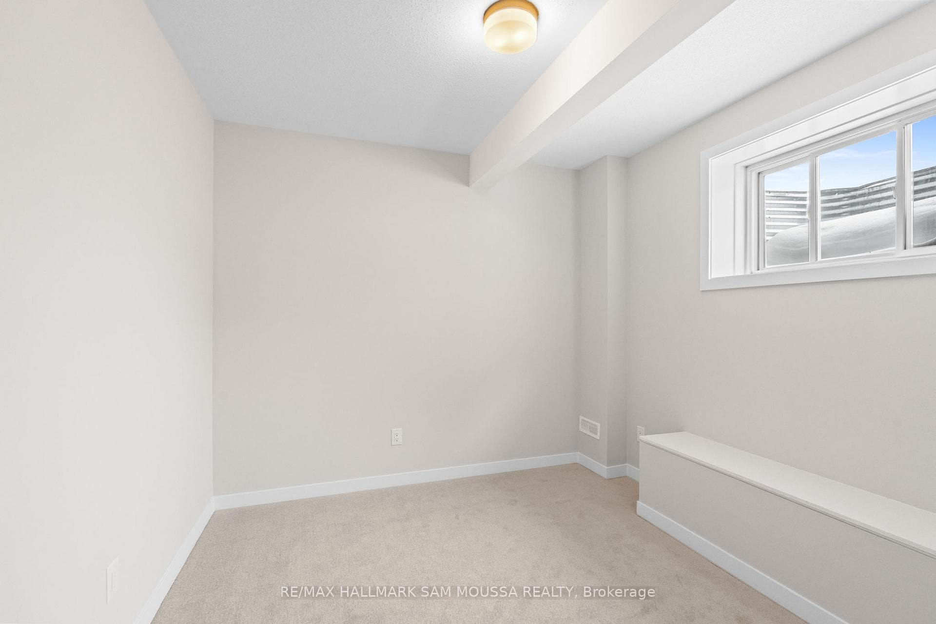 410 Euphoria Crescent photo 37