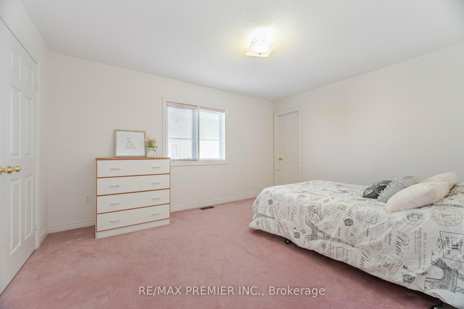 350 Calvert Road photo 32