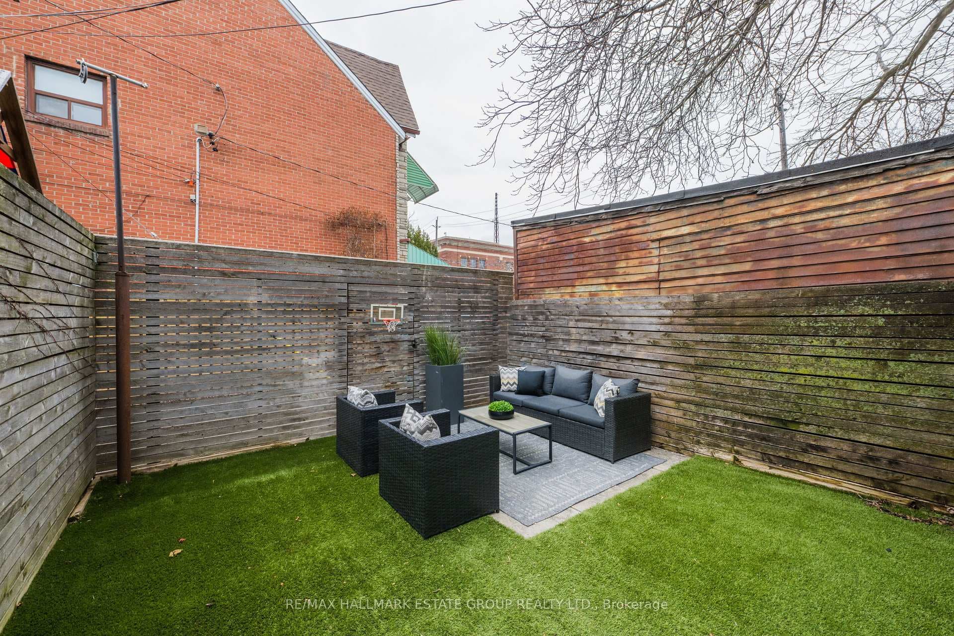 4 Adrian Avenue photo 47