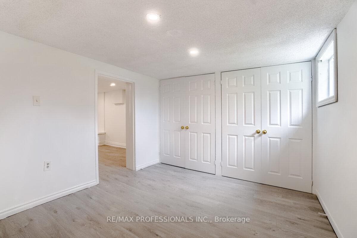 351 Maurice Drive photo 32