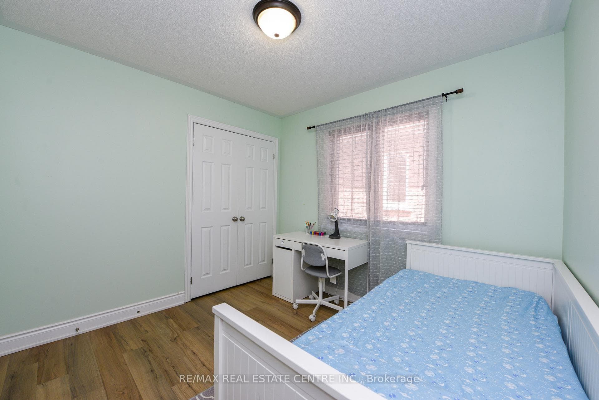 682 Megson Terrace photo 25