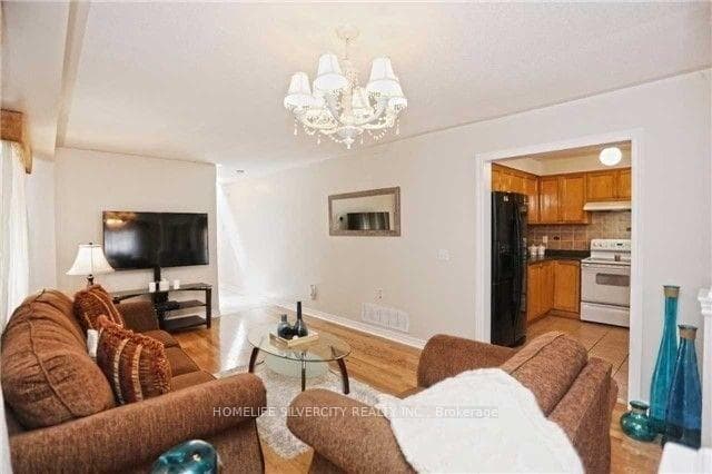 26 Slessor Lane Unit Upper photo 4