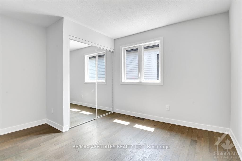 203 YEARLING Circle photo 24