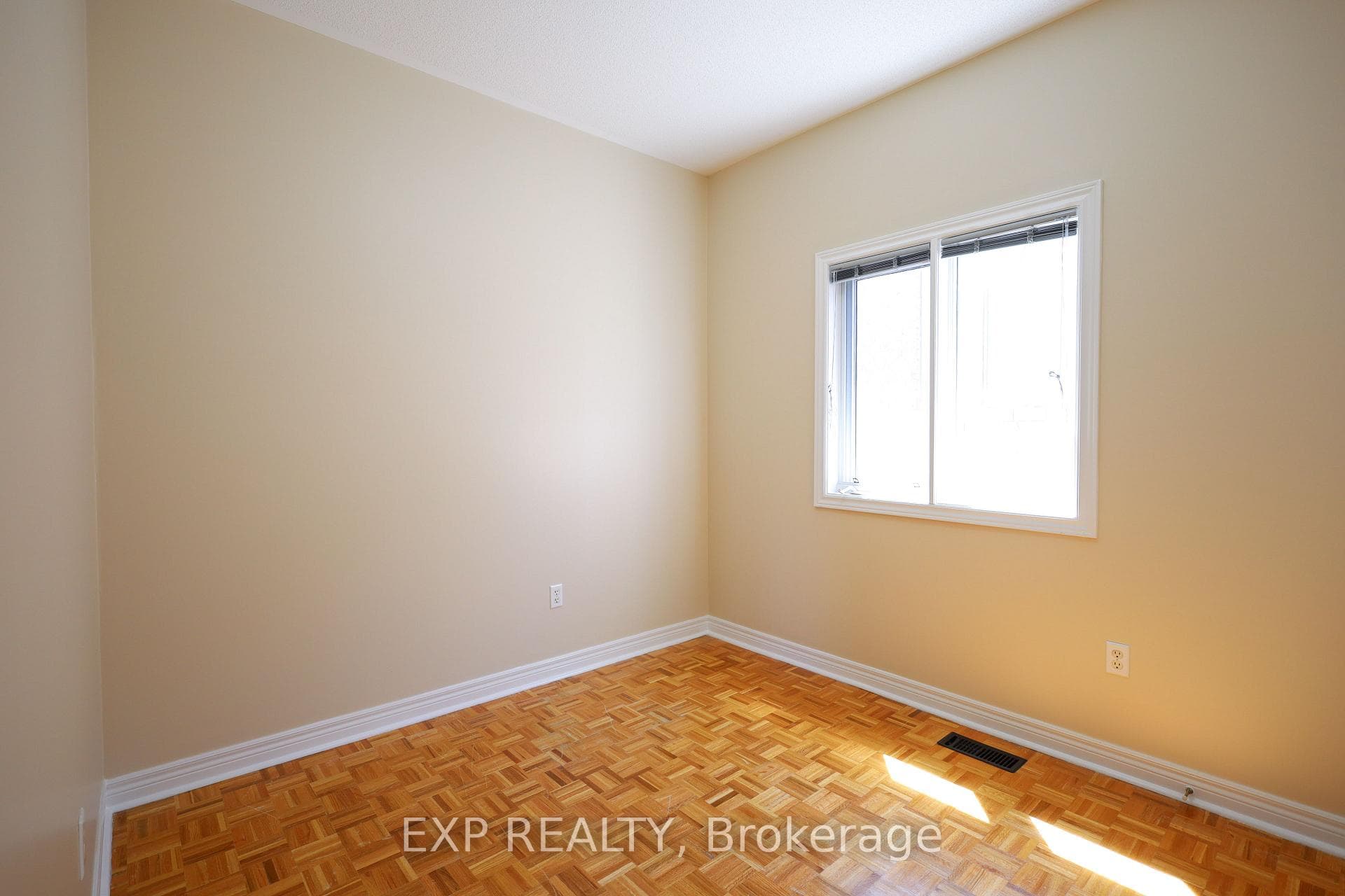 52 Villandry Crescent photo 14