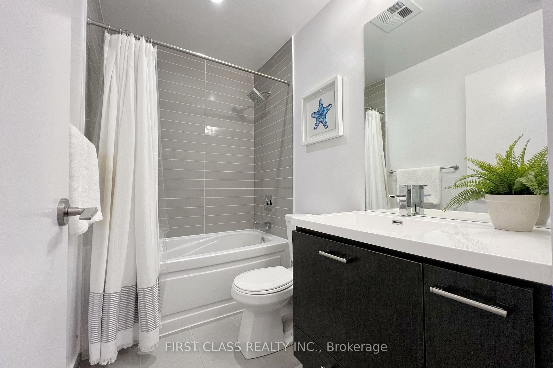 87 Peter Street Unit 4102 photo 14