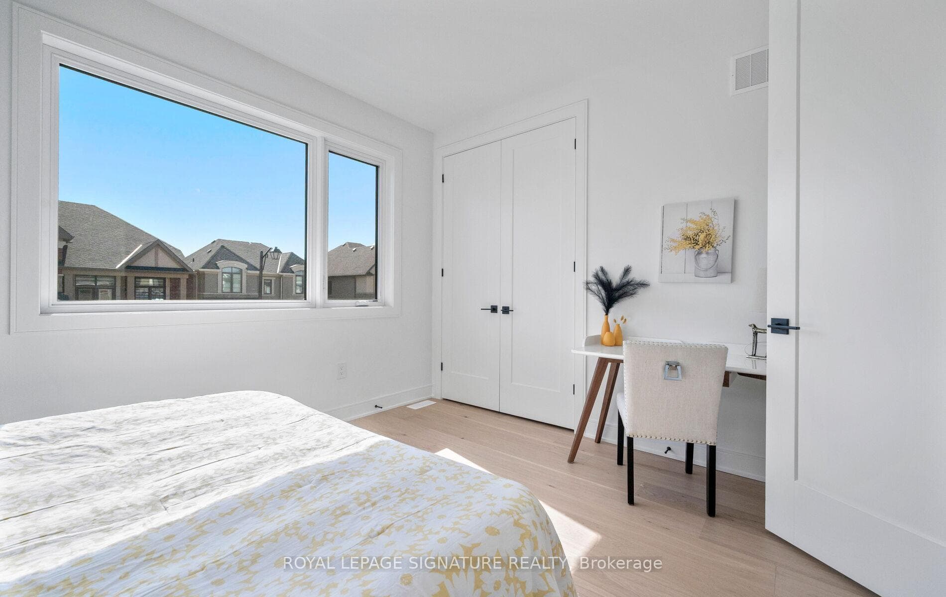 1553 Rothbury Crescent photo 34