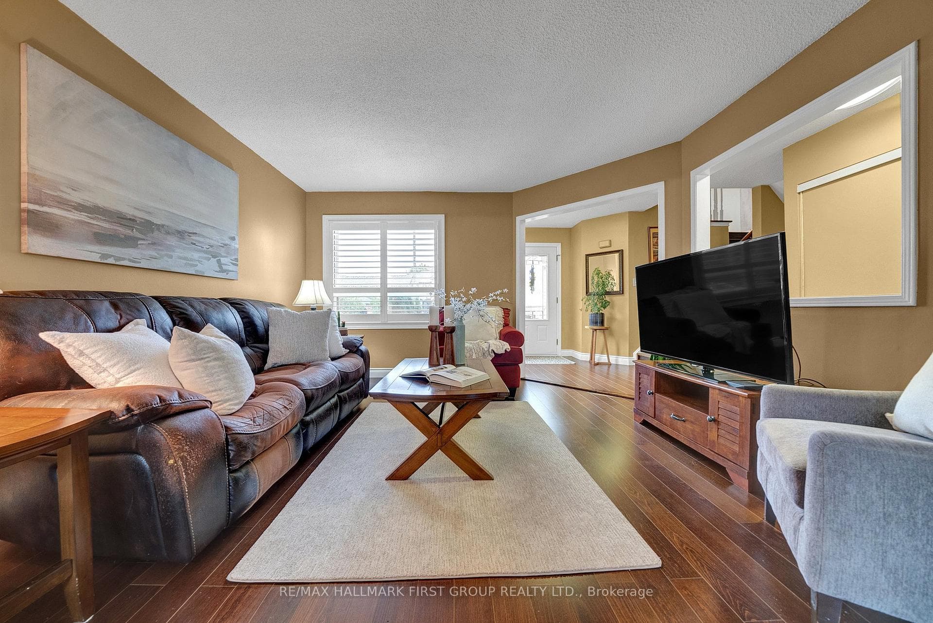 2042 Blue Ridge Crescent photo 4