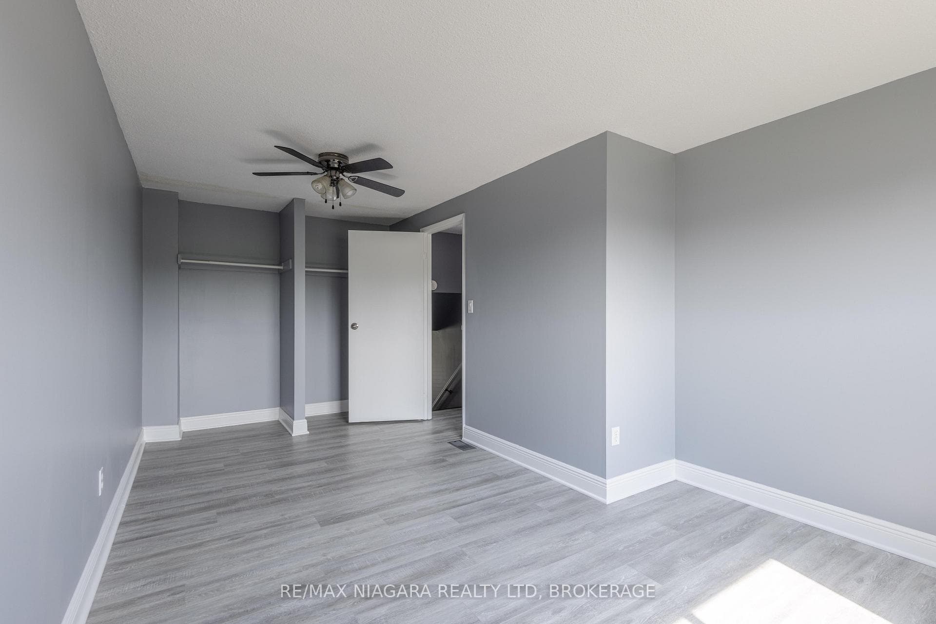 31 Canterbury Drive photo 10