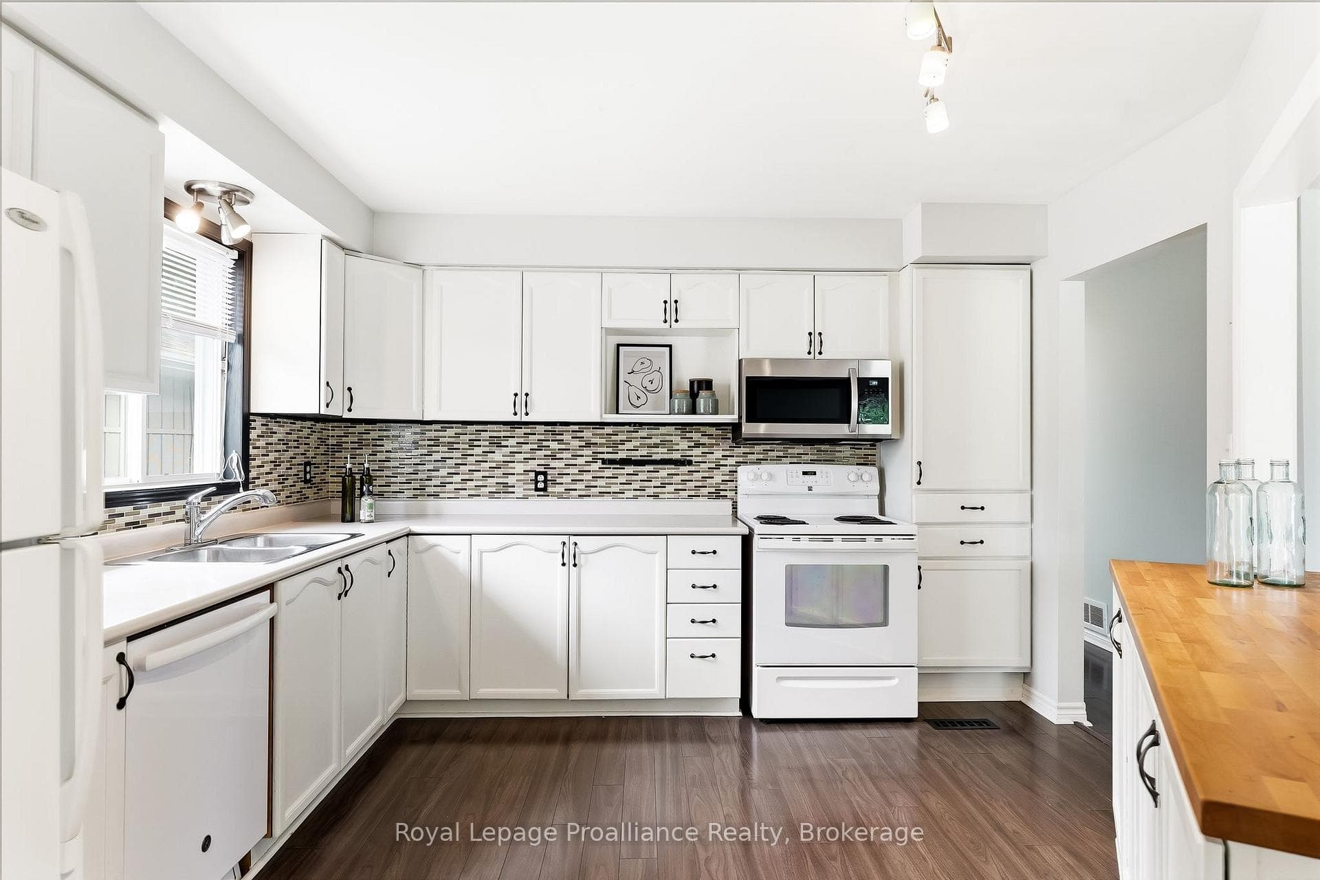 158 Ontario Street photo 14