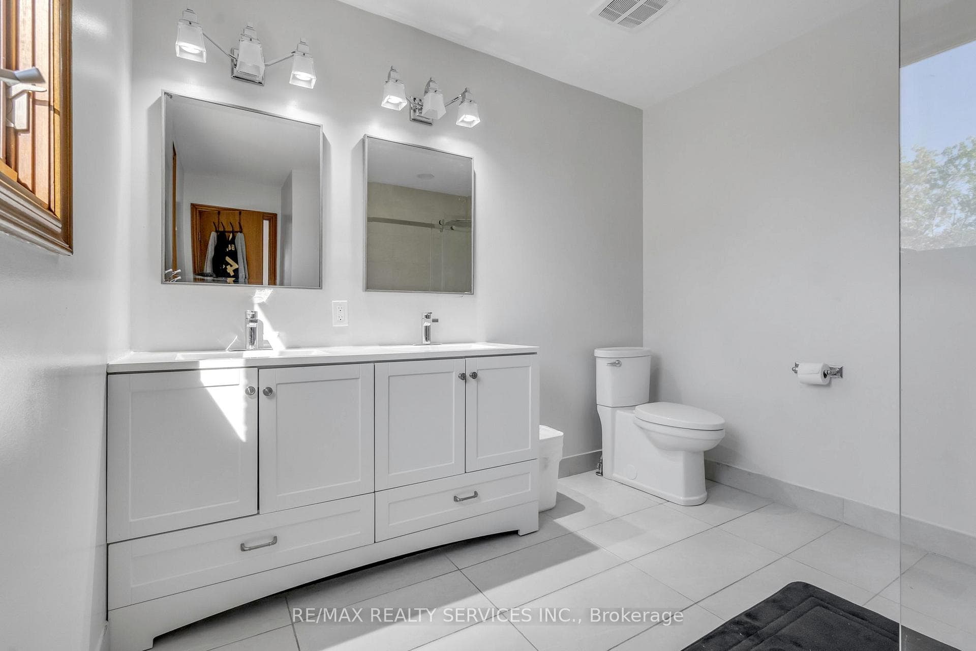 4266 Sugarbush Road photo 30