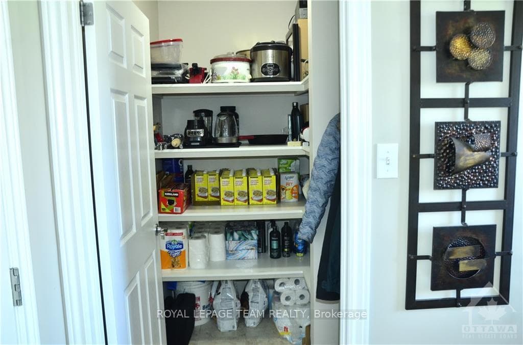 10721 WEST END Terrace photo 16