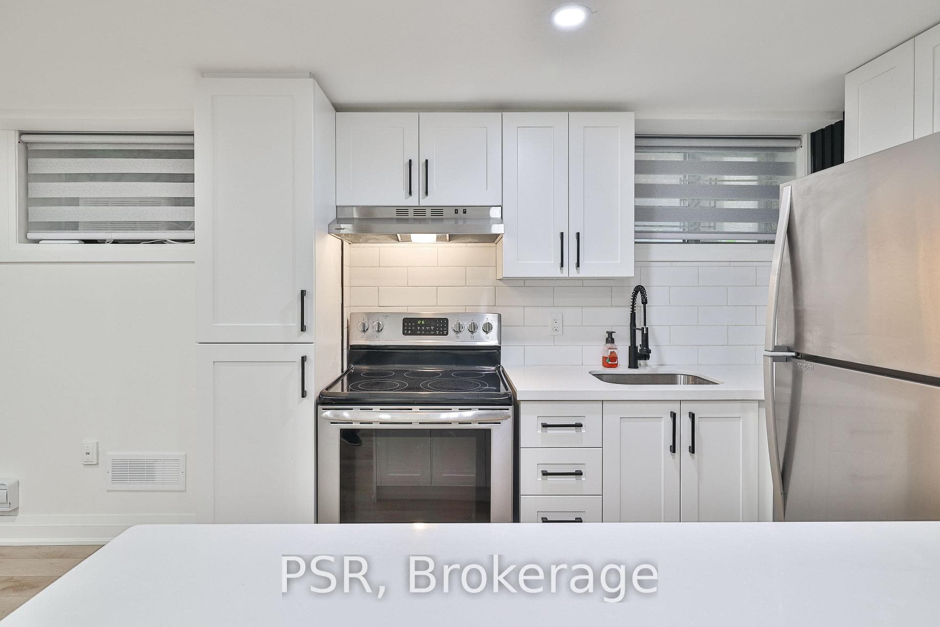 197 Millwood Road Unit Lower photo 8