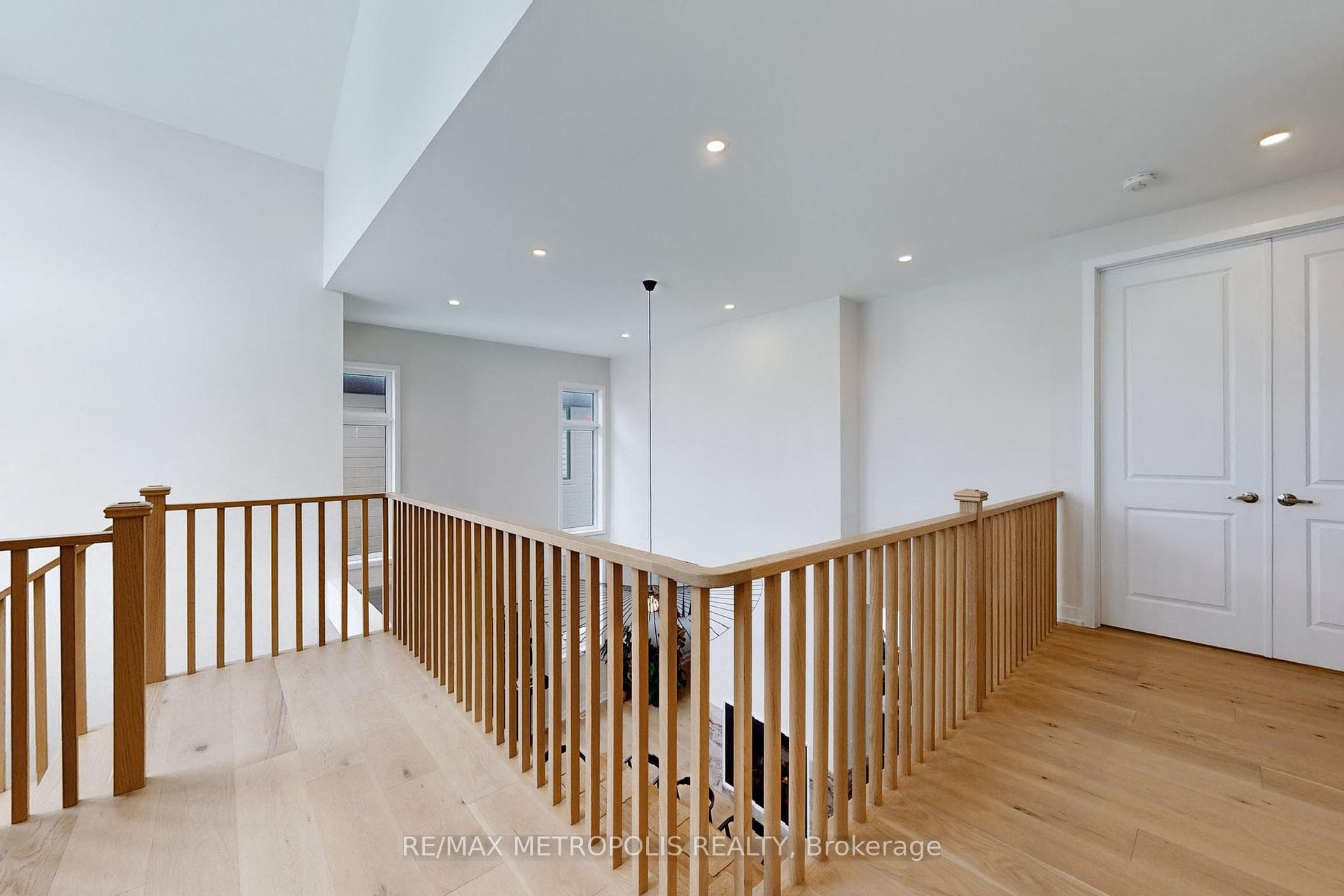 104 Stoneleigh Drive photo 17