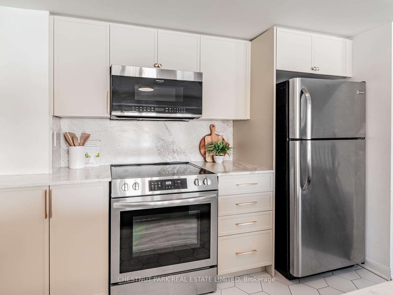 16 Foundry Avenue Unit 202 photo 17