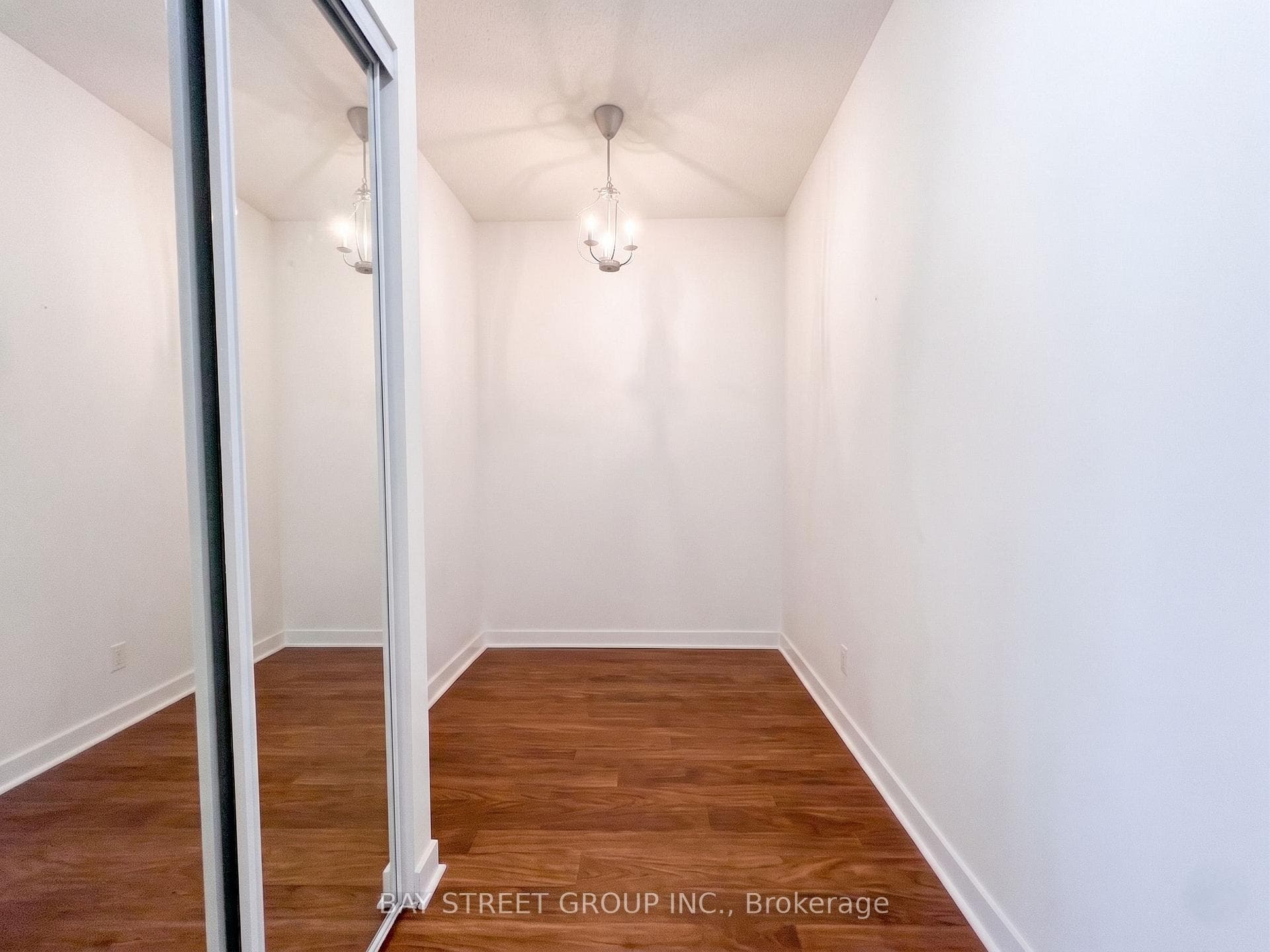 33 Bay Street Unit 4205 photo 4