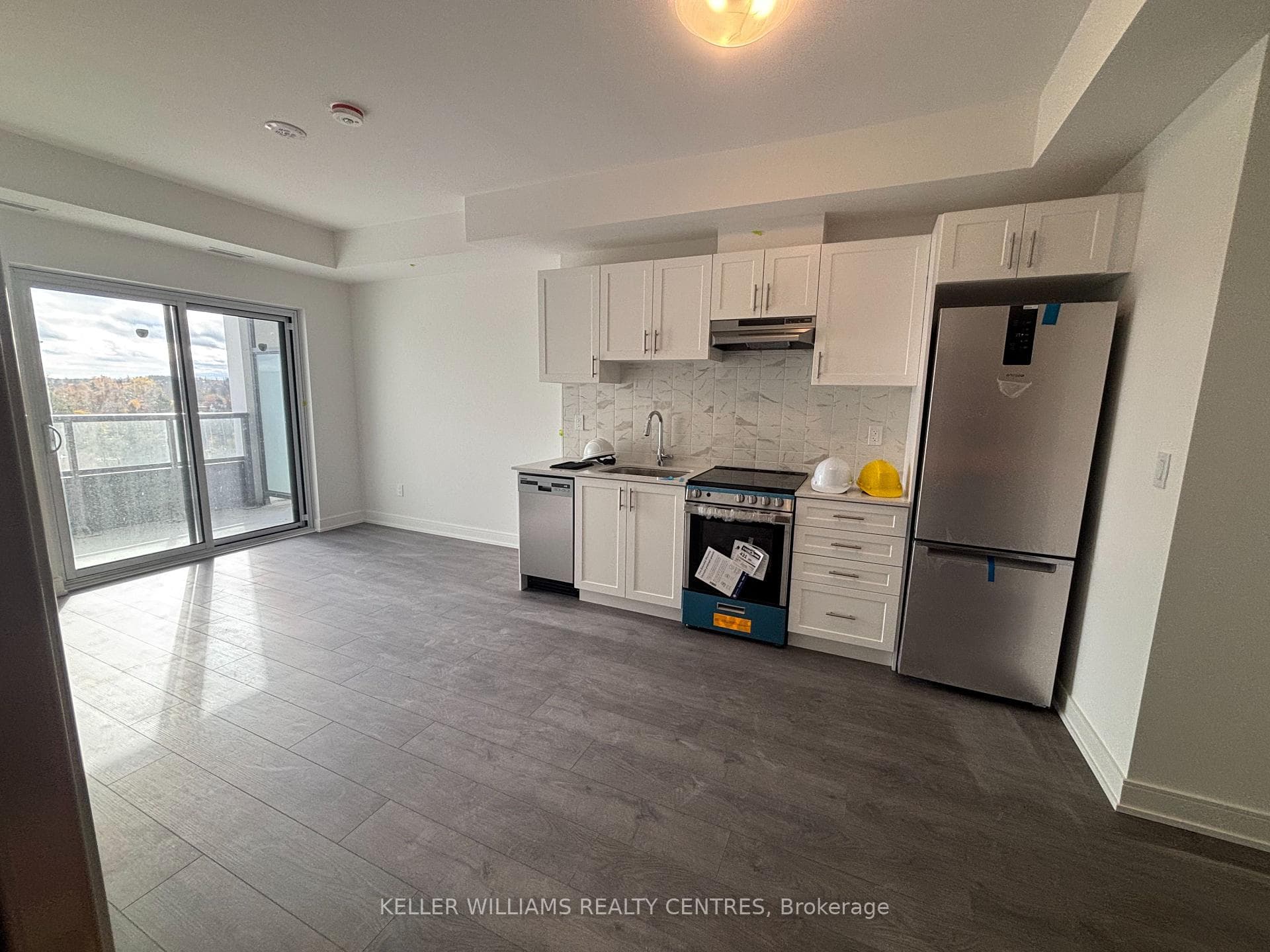 Kitchen/Living/Dining