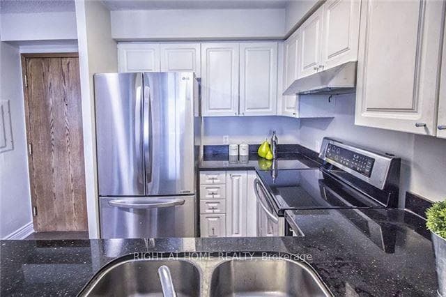 11 Lee Centre Drive Unit 608 photo 5
