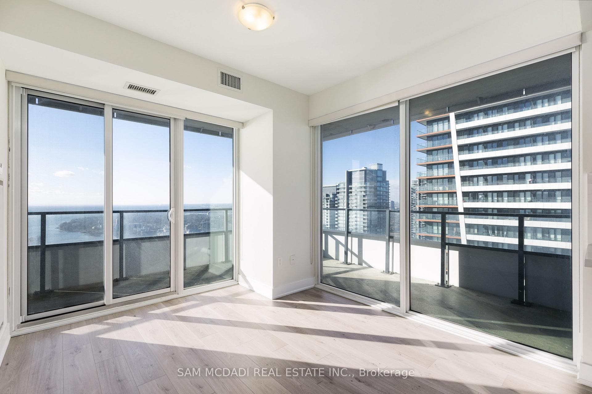20 Shore Breeze Drive Unit 3702 photo 9