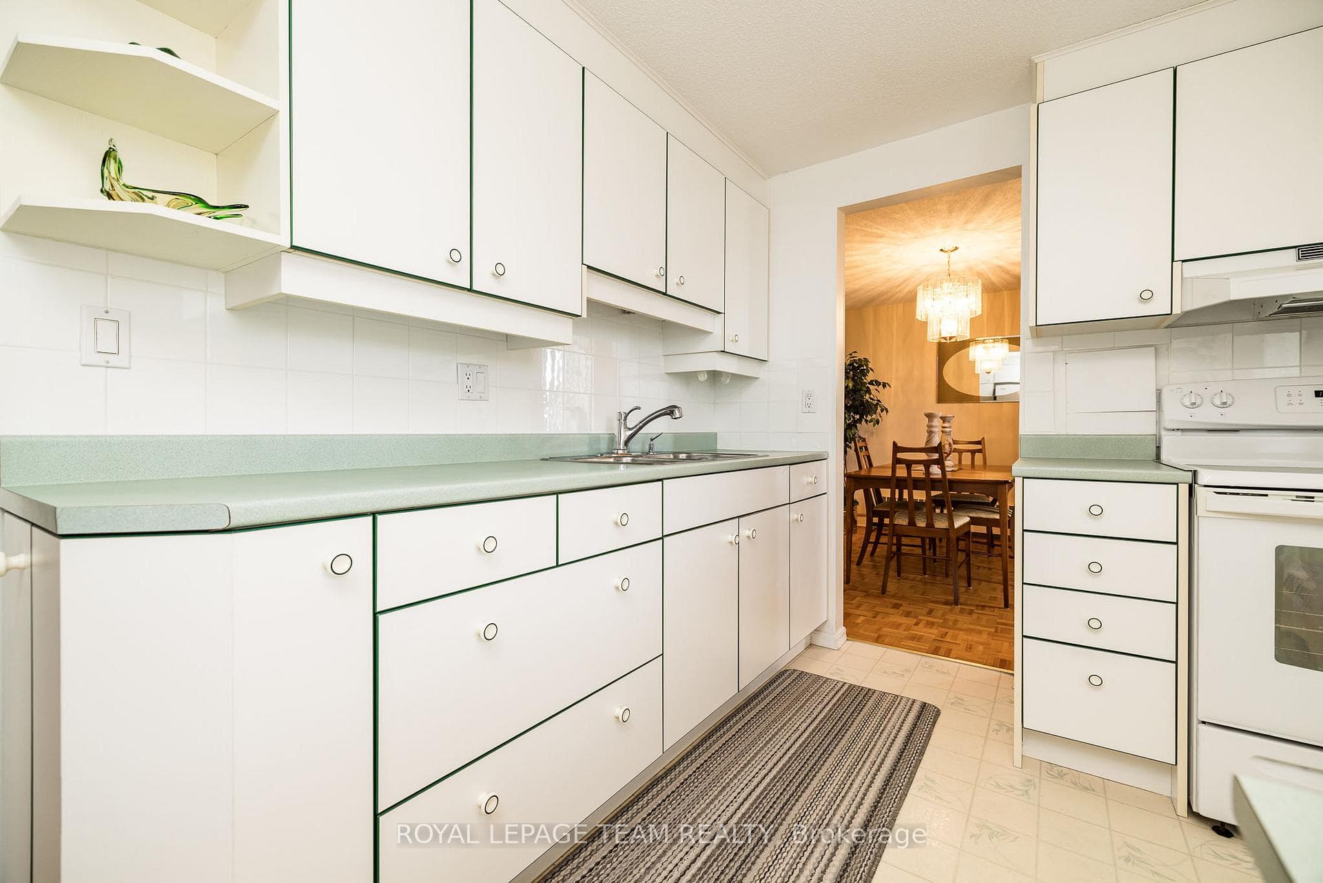 1356 Meadowlands Drive Unit 701 photo 15