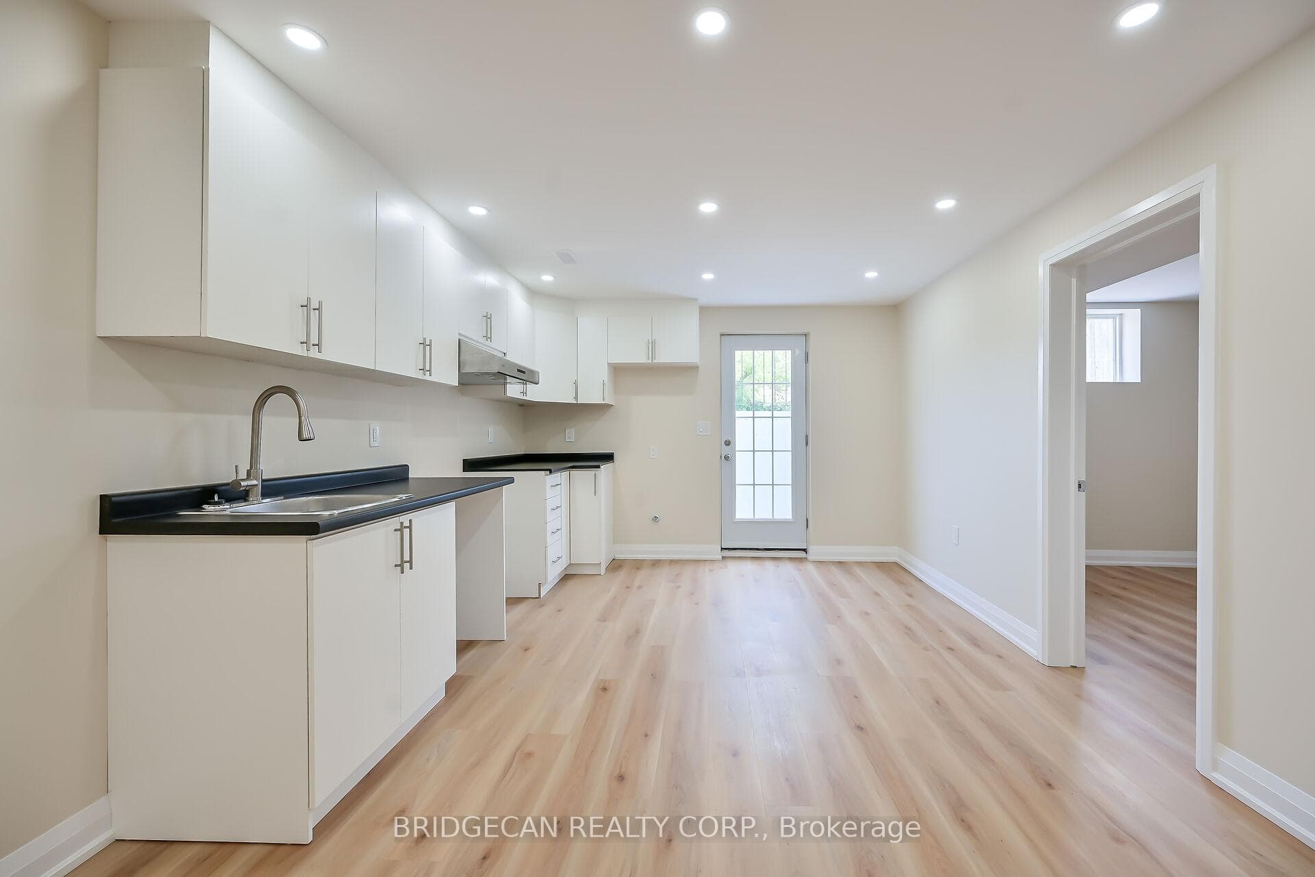 83 Dover Drive photo 27