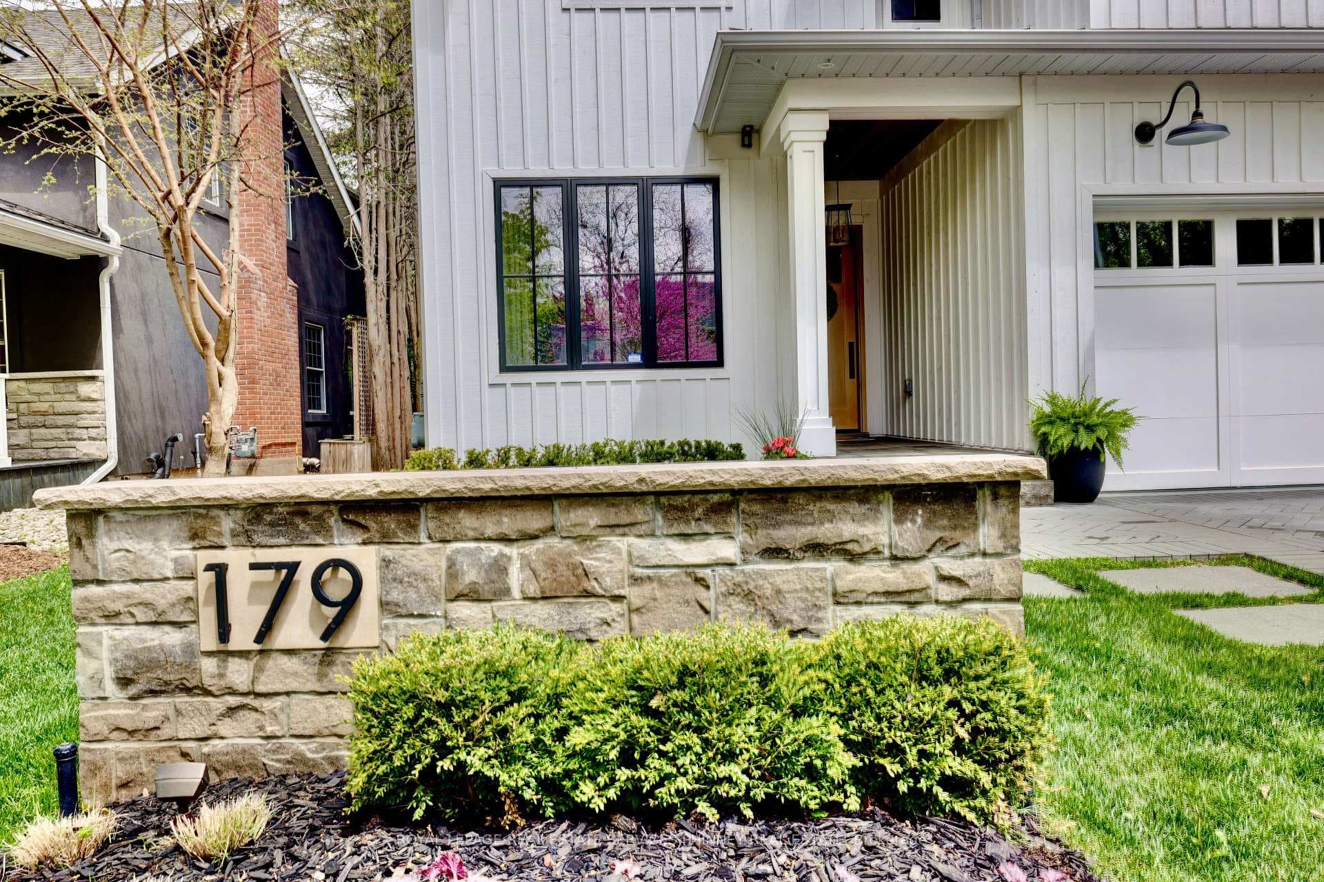 179 Douglas Avenue photo 2