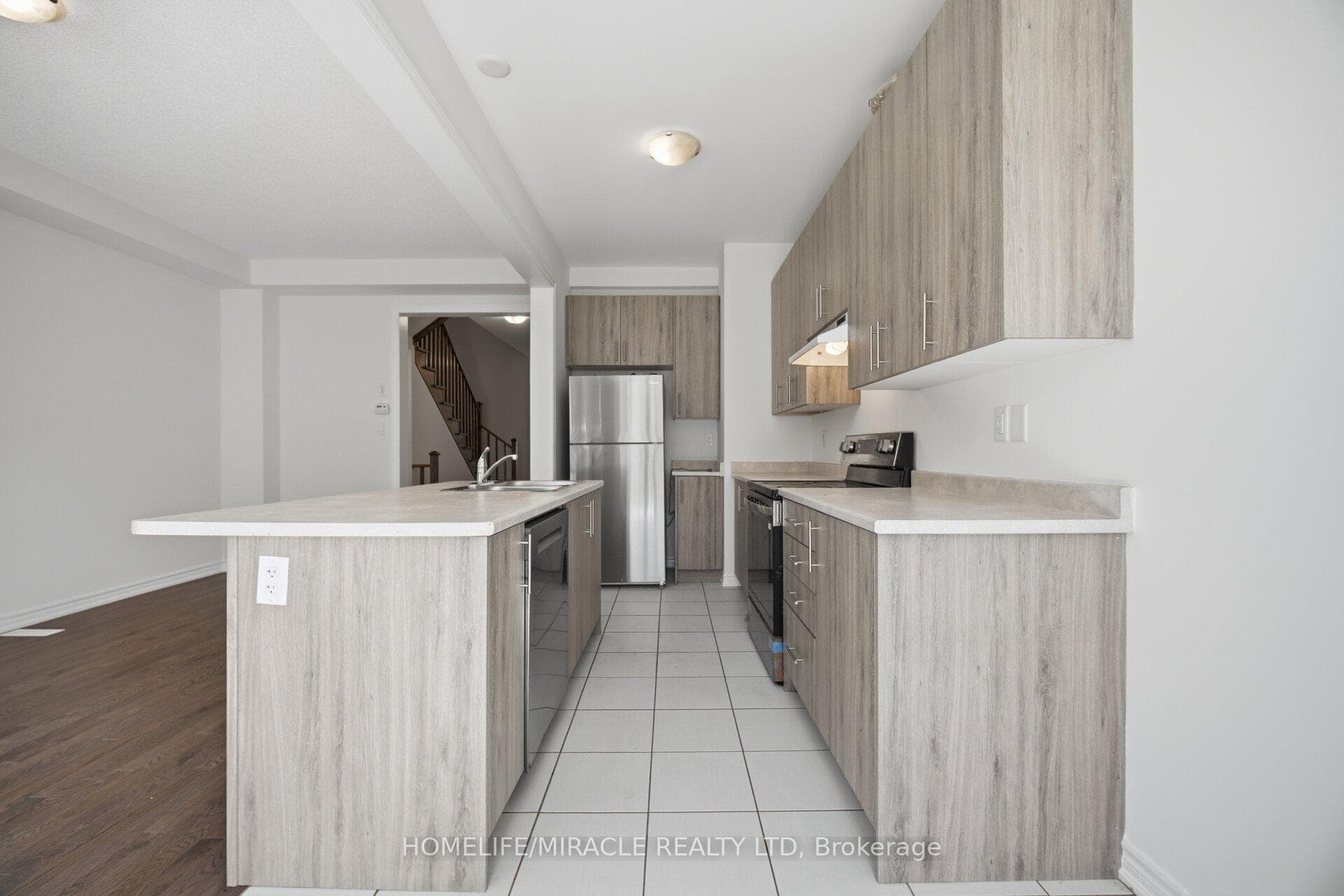 19 Donald Ficht Crescent photo 9