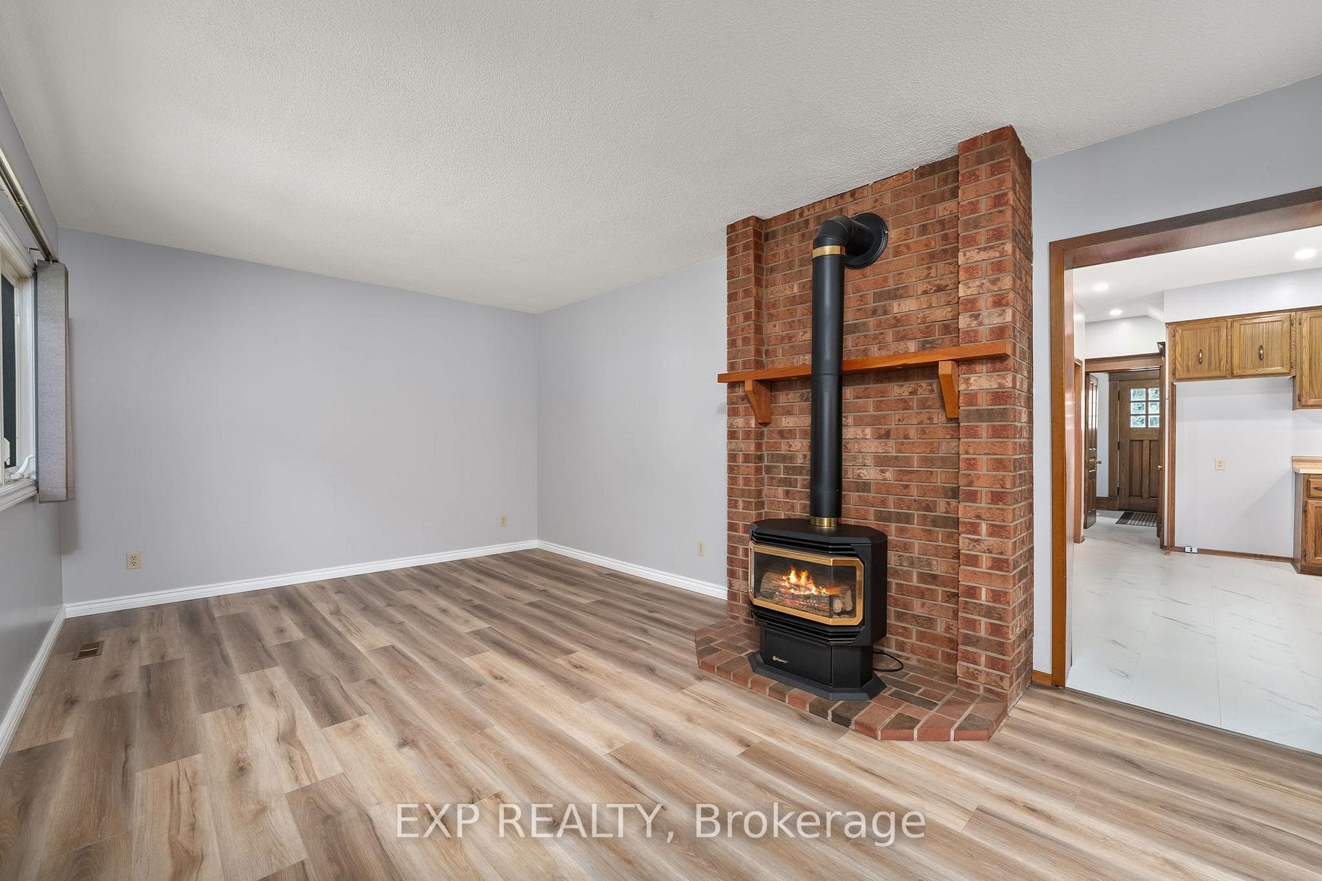 10 Stahl Avenue photo 18