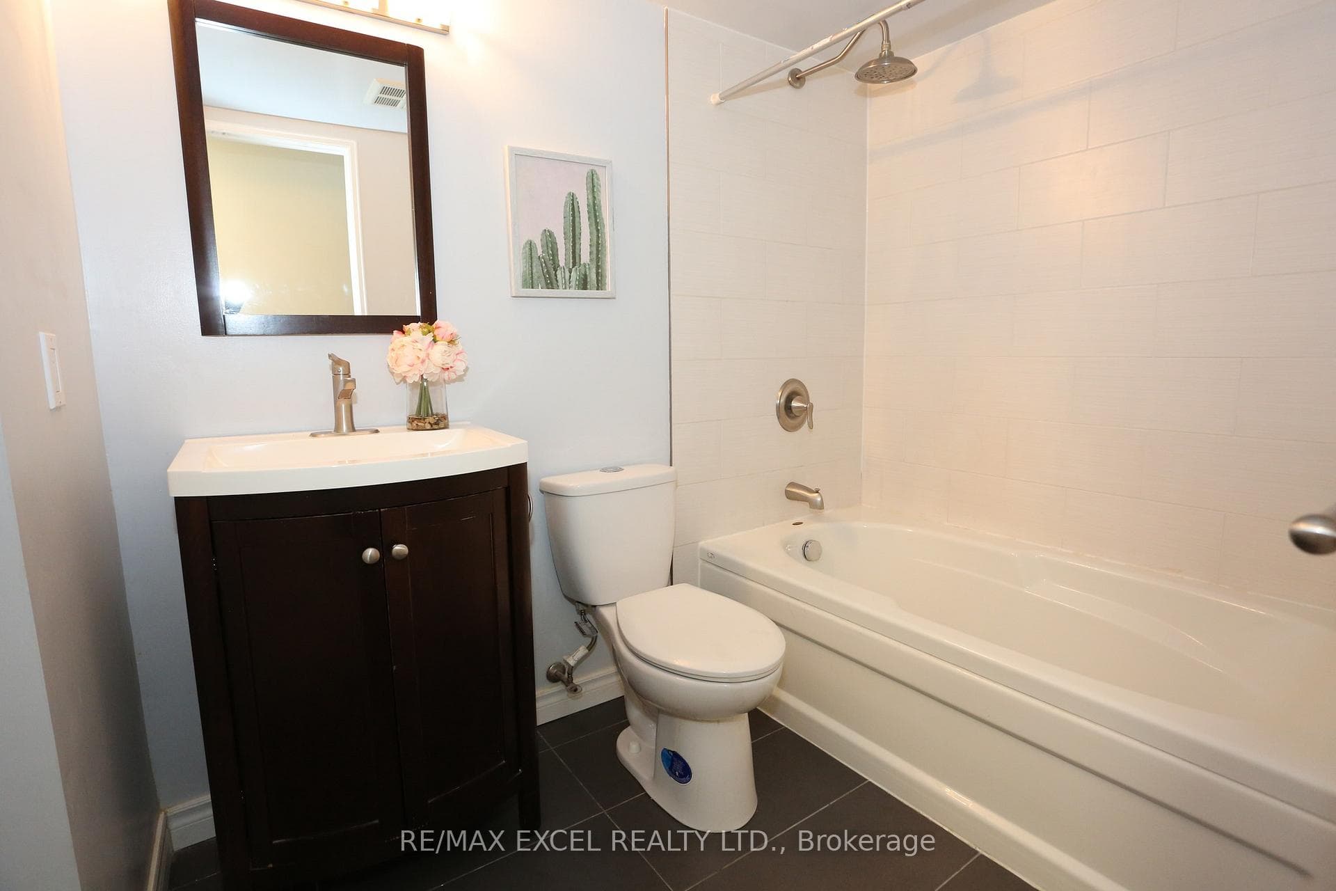 38 Hollywood Avenue Unit 114 photo 14
