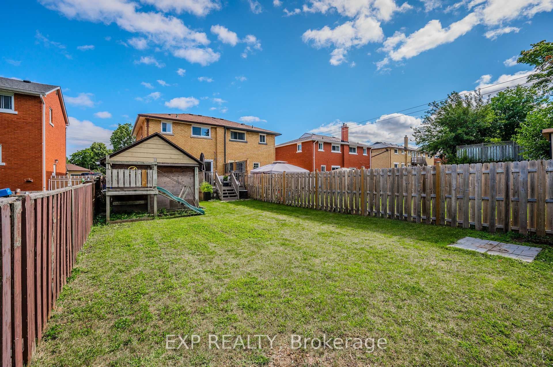 112 Donald Street photo 31
