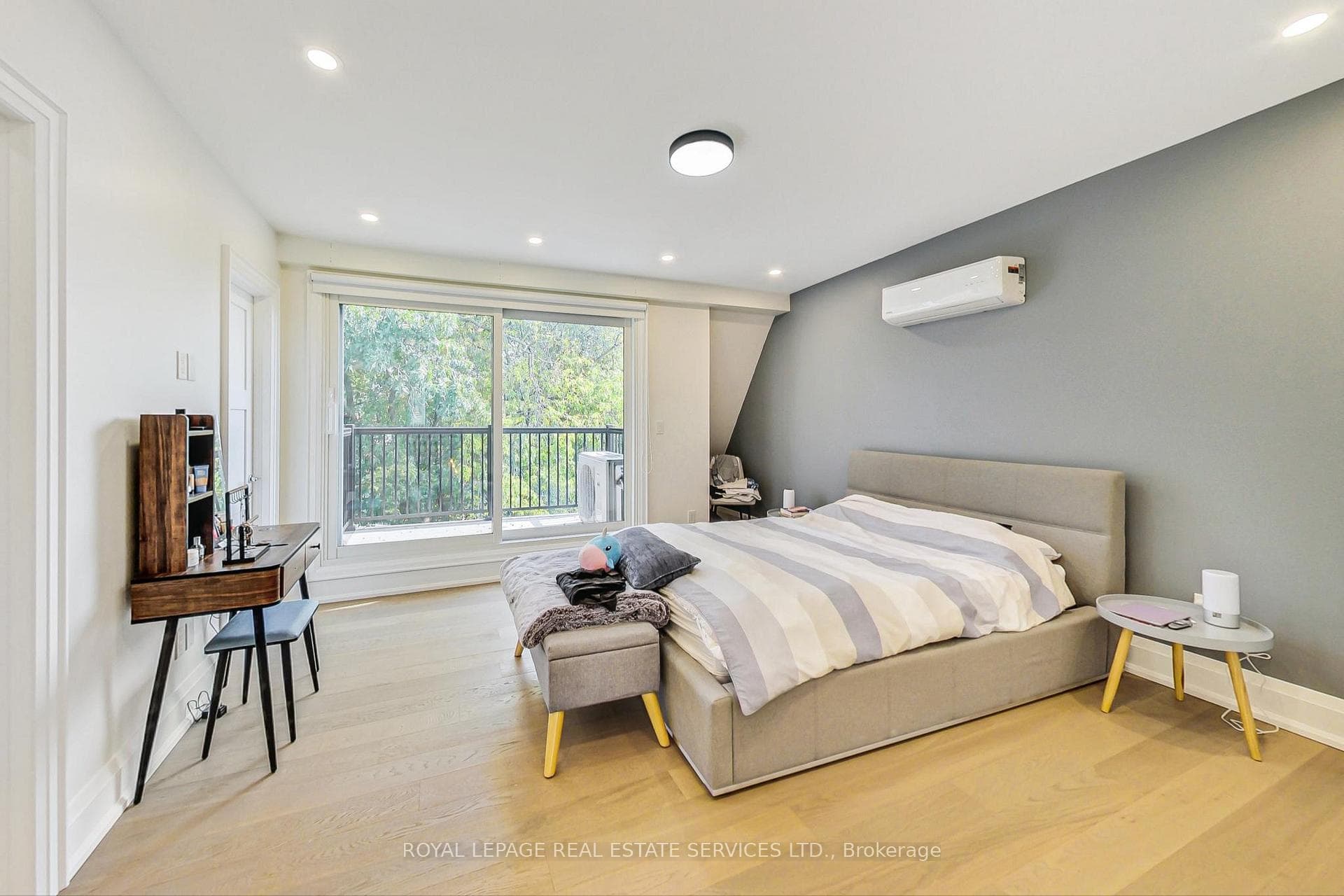 135 Evans Avenue Unit B photo 11