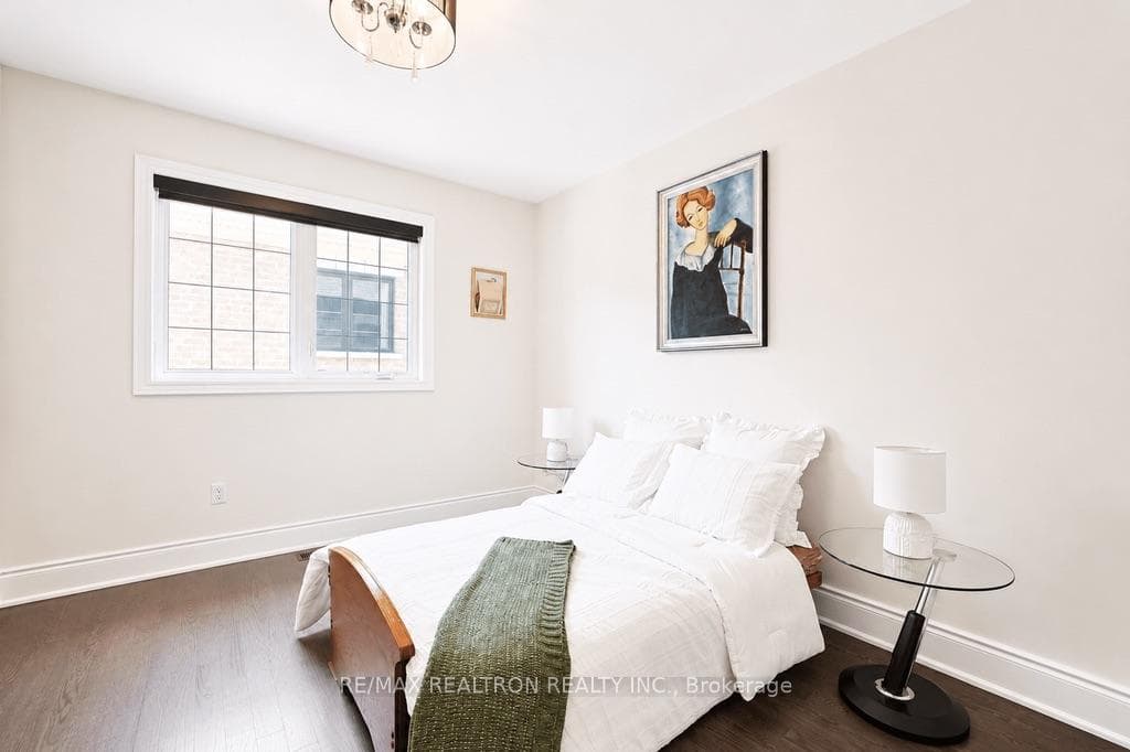 26 Sir Henry Court photo 25